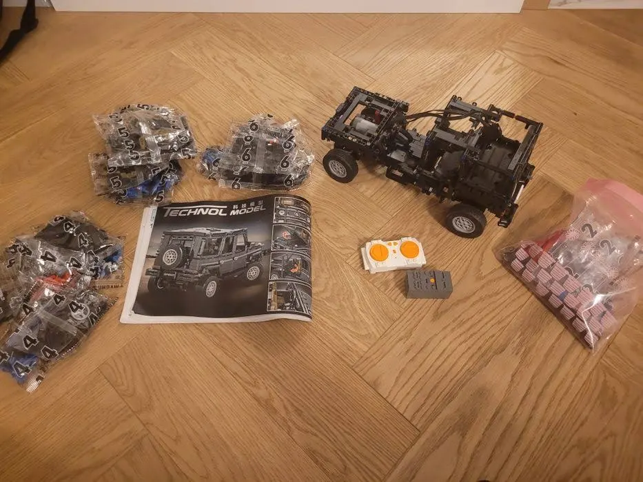 Klocki auto zdalnie sterowane technics jak mercedes g klasa nie lego