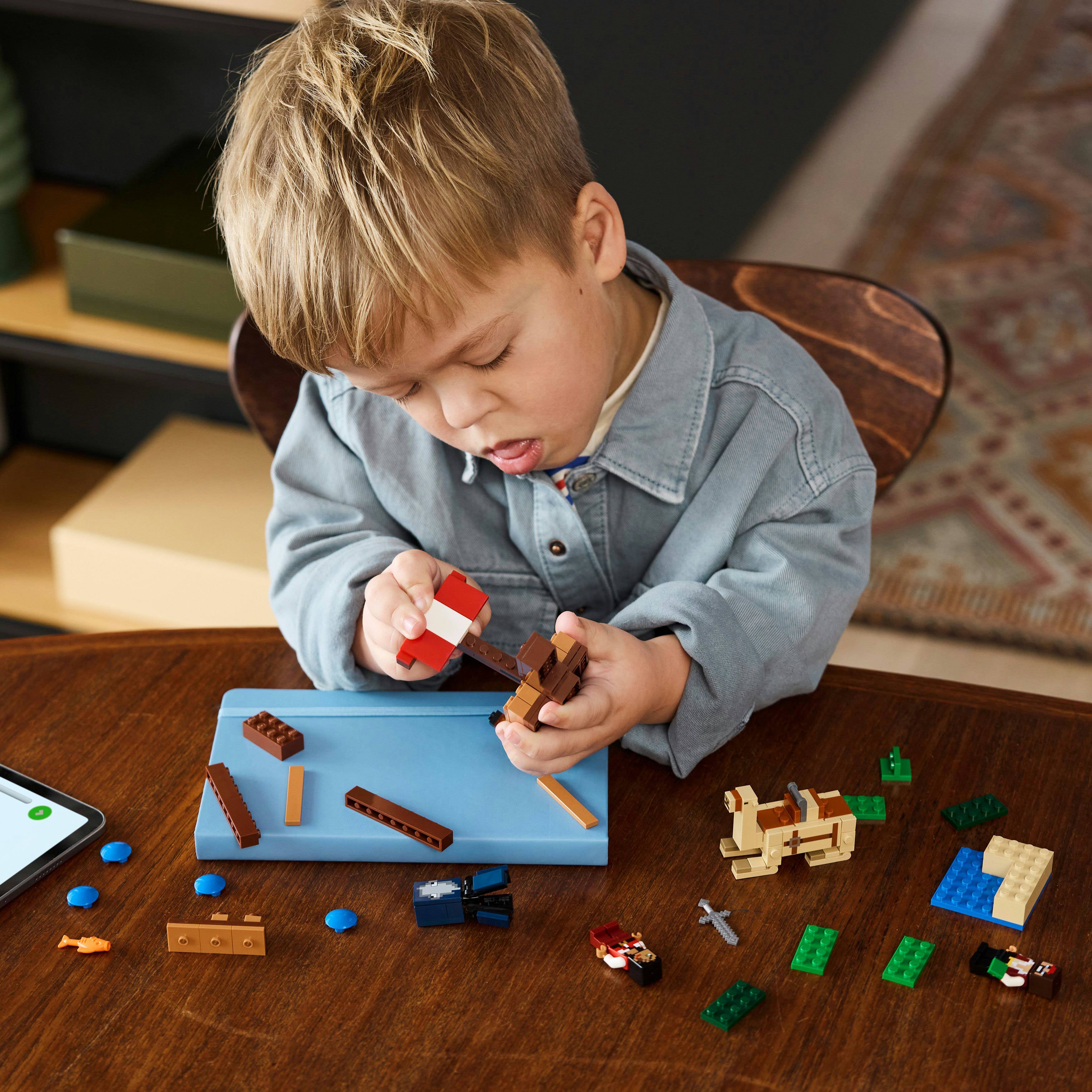 LEGO 21259 Minecraft Rejs statkiem pirackim