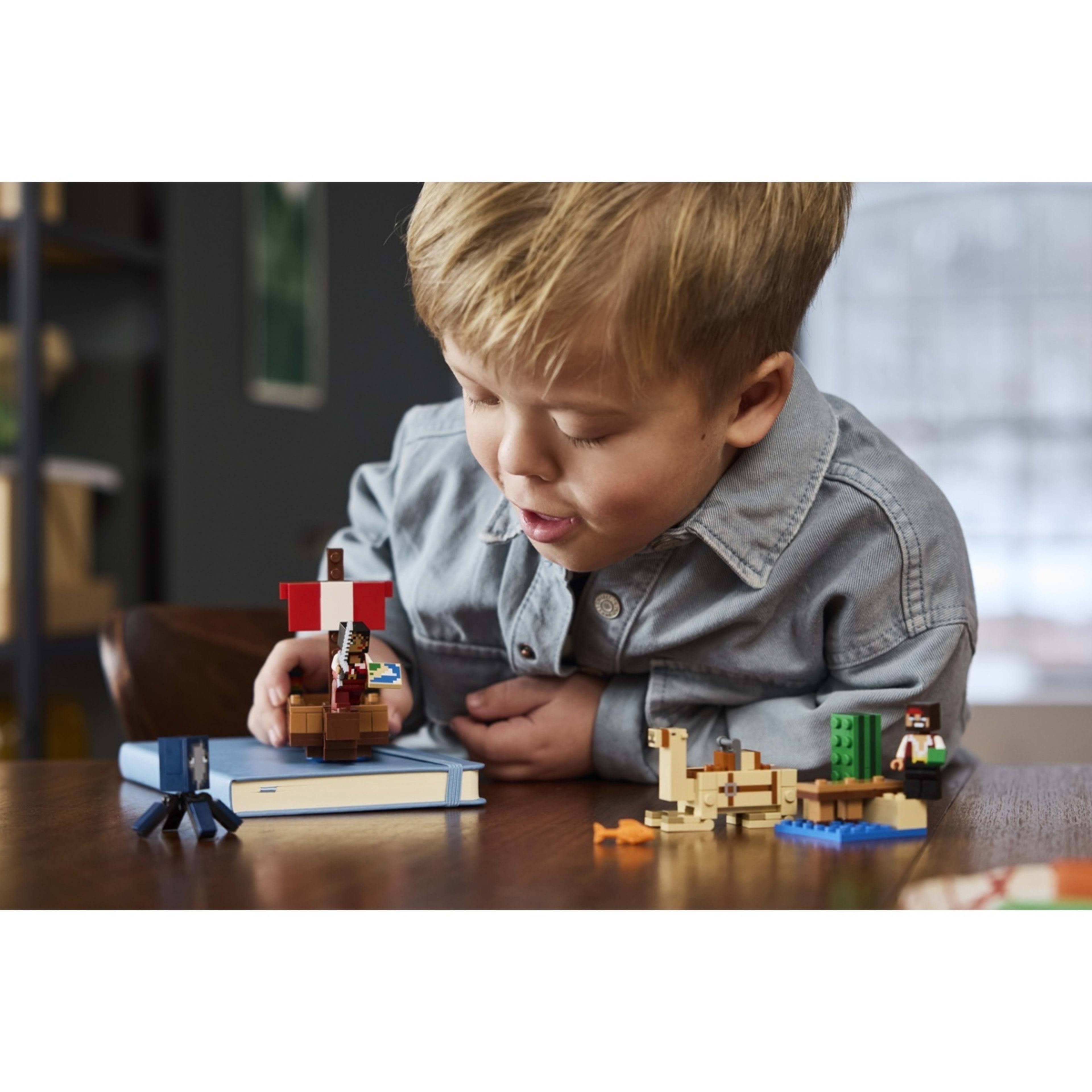 LEGO 21259 Minecraft Rejs statkiem pirackim