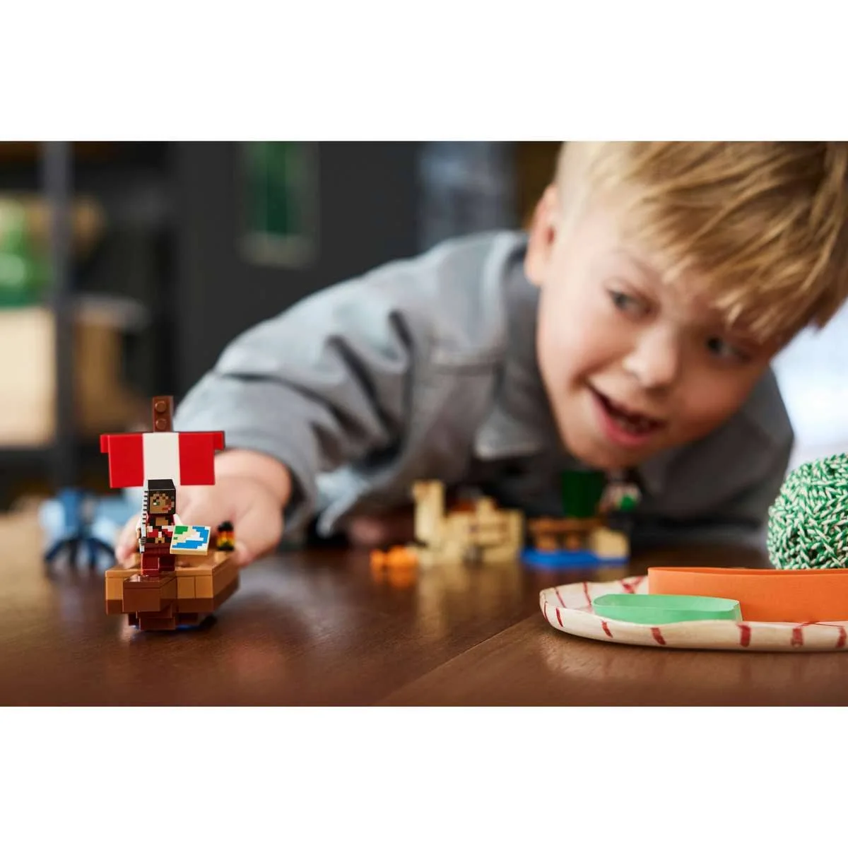 LEGO 21259 Minecraft Rejs statkiem pirackim