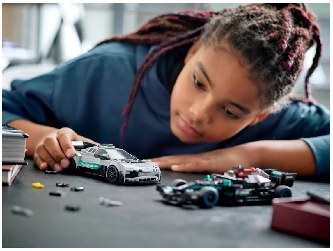 LEGO 76909 Speed Champions Mercedes-AMG F1 W12 E Performance i Mercedes-AMG ONE