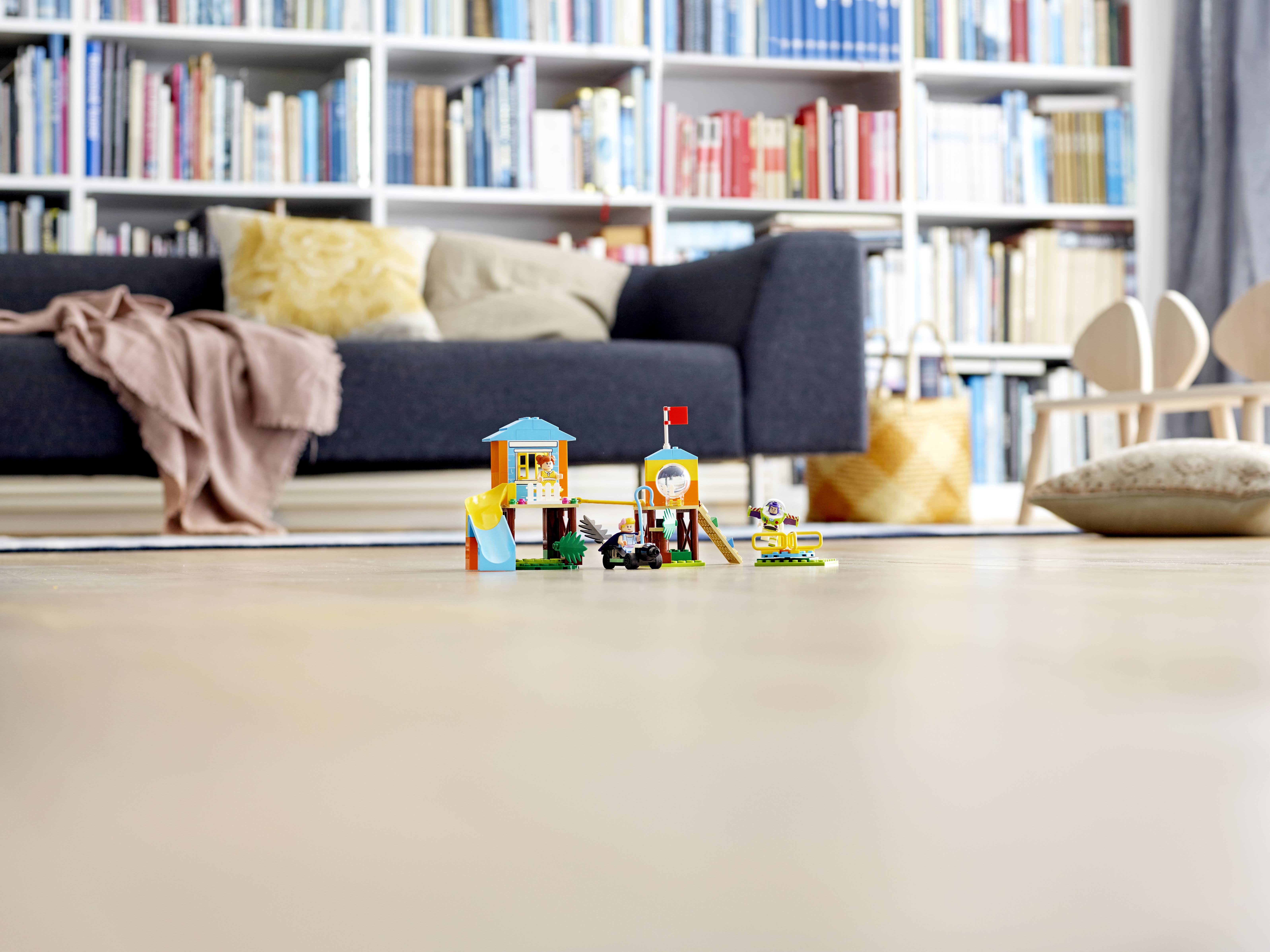 LEGO JUNIORS 10768 PRZYGODA BUZZA I BOU NA PLACU ZABAW