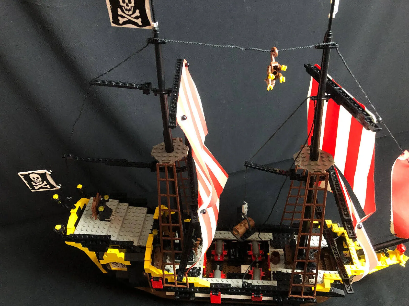 Lego 6285 Piraci I Black Seas Barracuda (dark Shark) Statek Piracki Z